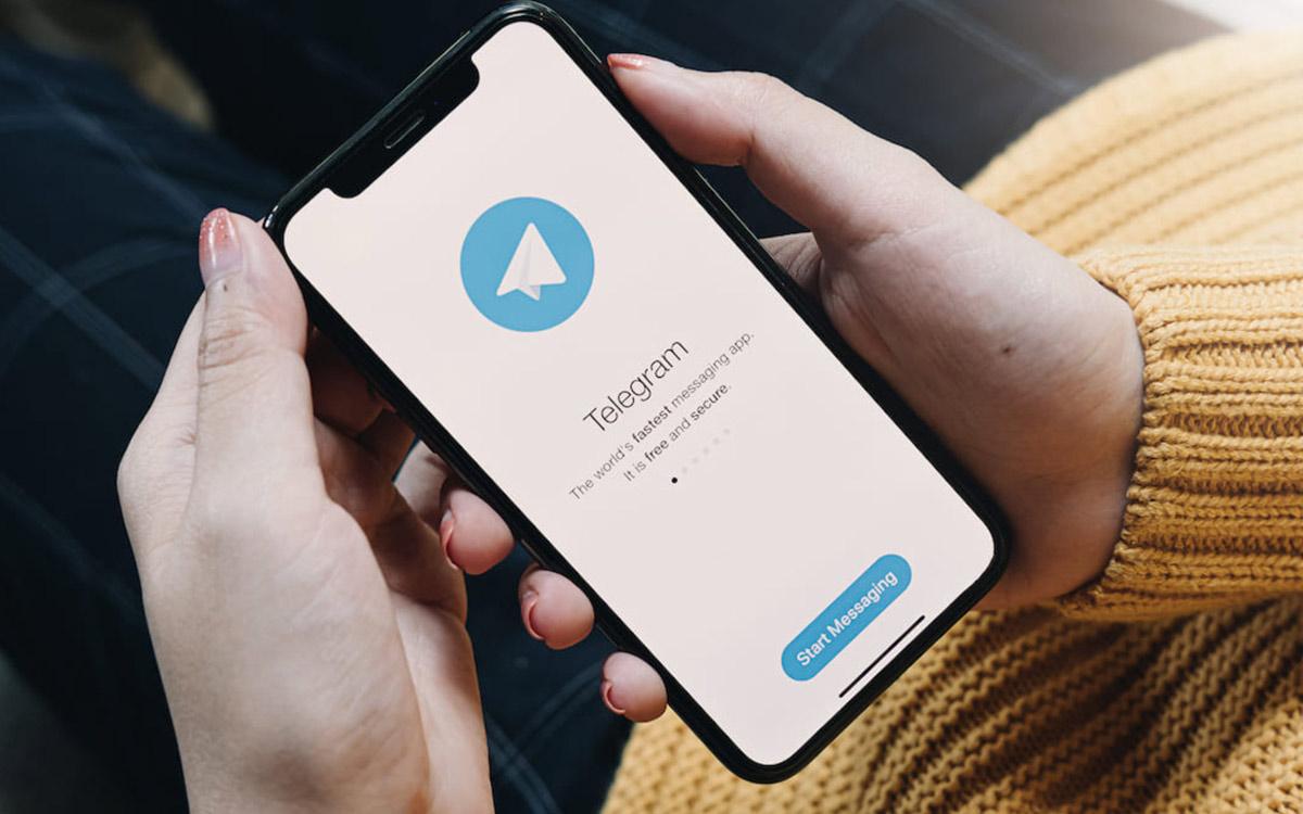 В 2022 году в Telegram консультируют в два раза больше страховщиков, но ответа придется ждать больше часа — исследование Naumen