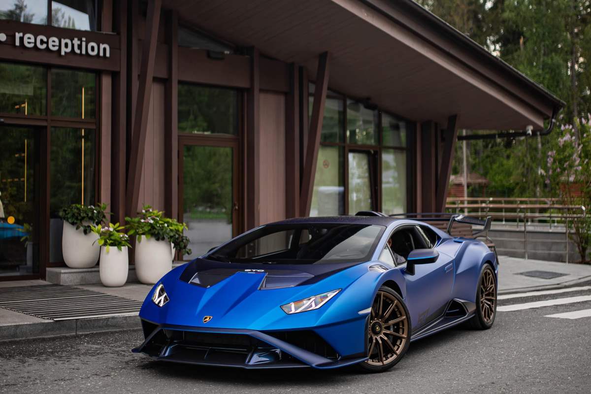 АВТОДОМ представил лимитированный автомобиль Lamborghini Huracan STO 60 years Anniversario «1 of 60» на ралли SupercarS Challenge 16