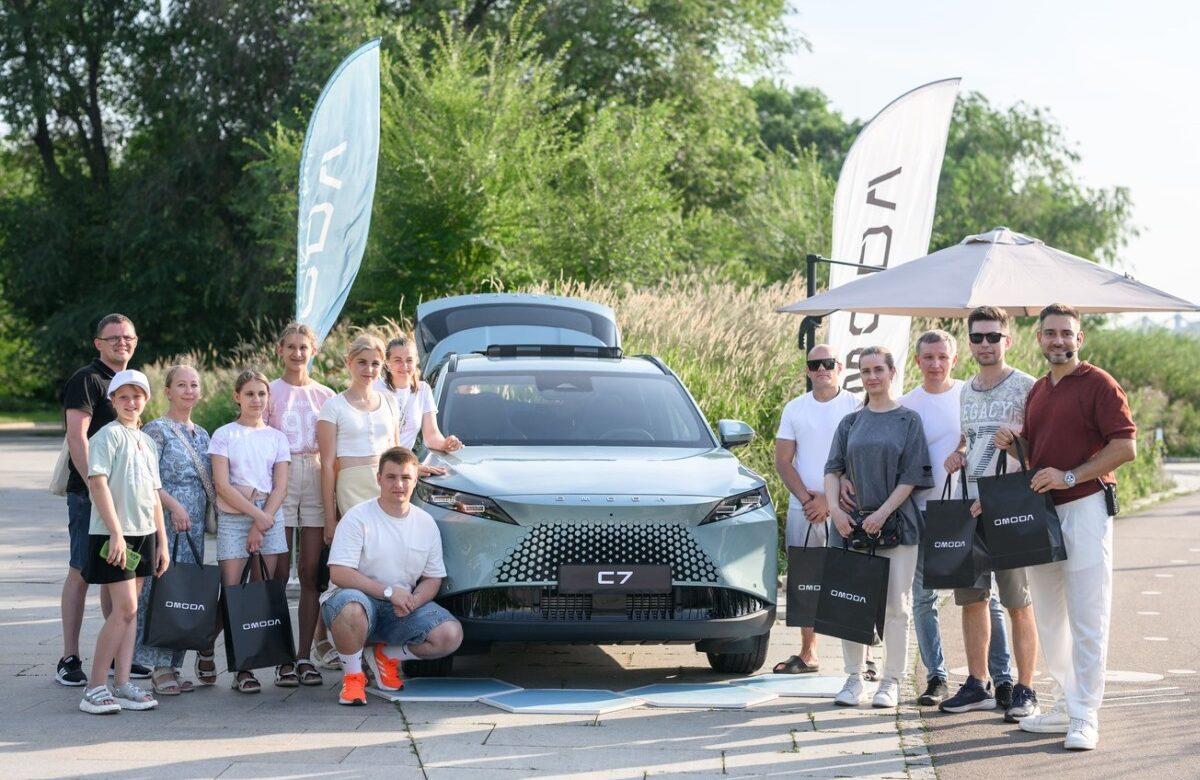 Грандиозная премьера OMODA C7, представленного в OMODA|JAECOO АВТОДОМ, состоялась на московском фестивале Вот сап, Москва