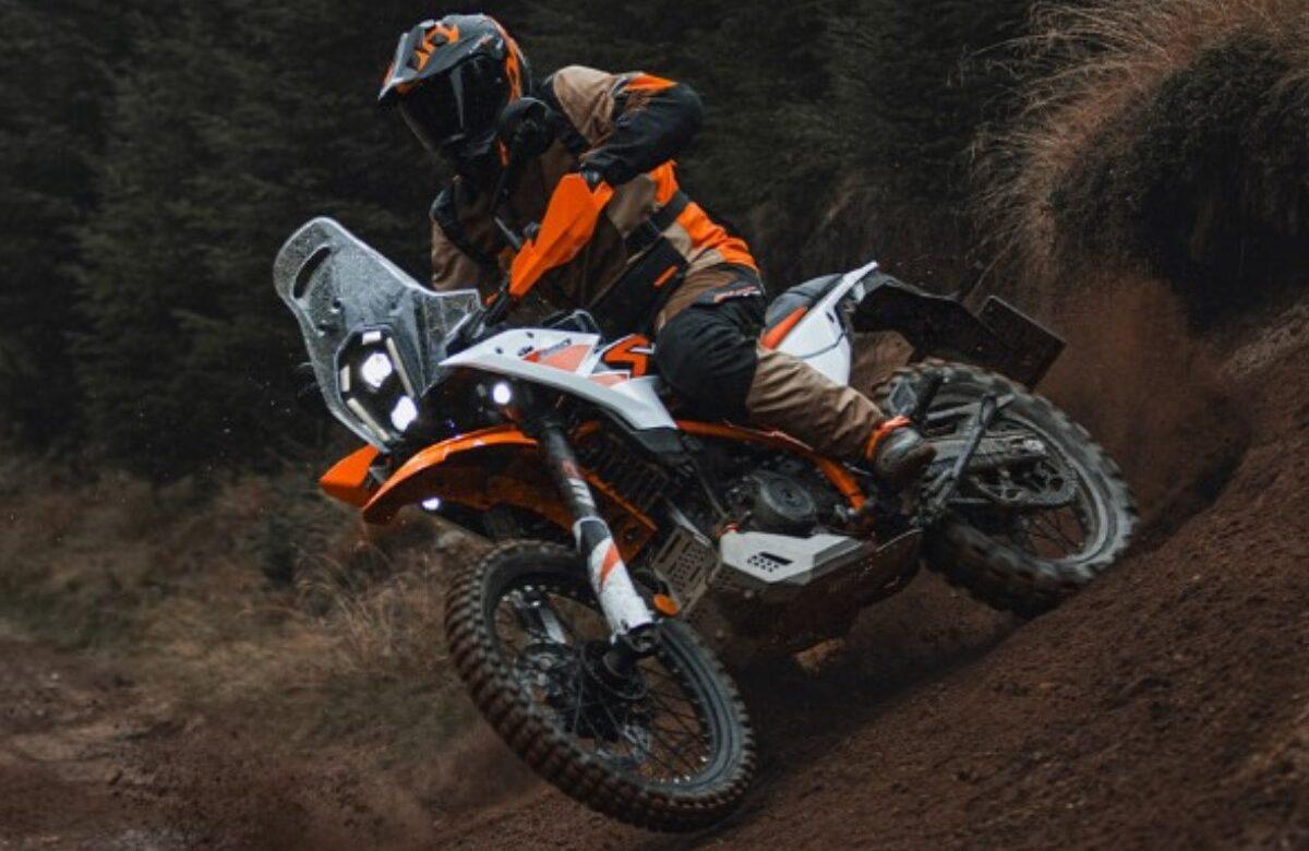 КТМ АВТОДОМ анонсировал сразу три новинки: мотоциклы серии KTM 390 для городских поездок, путешествий и мотоспорта
