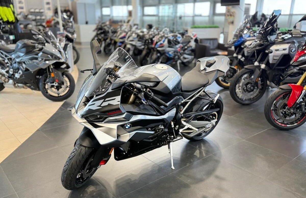 Новая грань спортивных мотоциклов уже в АВТОДОМ BMW Motorrad – в шоу-руме появился BMW Motorrad S 1000 RR 2025