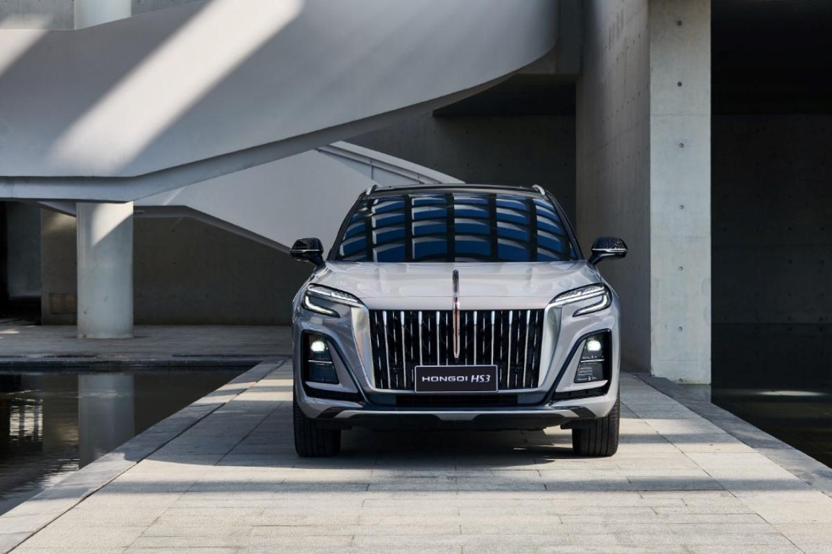 Клиенты HONGQI АВТОДОМ Восток выбирают кроссовер HONGQI HS3 – победителя премии «Внедорожник года в России 2025»
