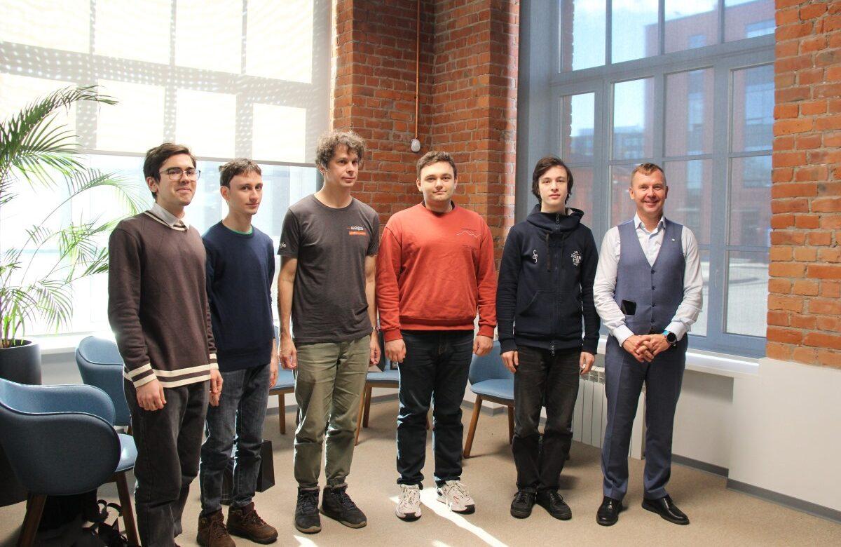 Сбер пригласил на работу победителей международной студенческой олимпиады по программированию