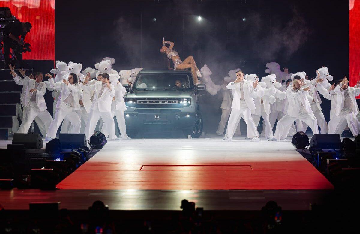 Мари Краймбрери стала одной из первых обладательниц нового кроссовера бренда JETOUR, представленного в АвтоСпецЦентр