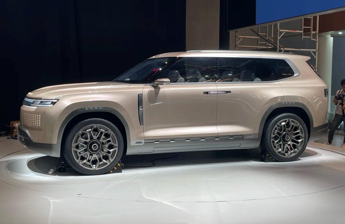 Бренд EXEED, представленный в EXEED Центре АВТОДОМ Стачек, анонсировал новую технологию подруливания задних колес