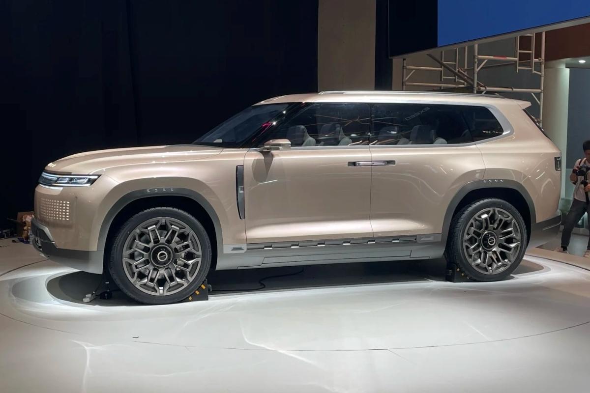 Бренд EXEED, представленный в EXEED Центре АВТОДОМ Стачек, анонсировал новую технологию подруливания задних колес