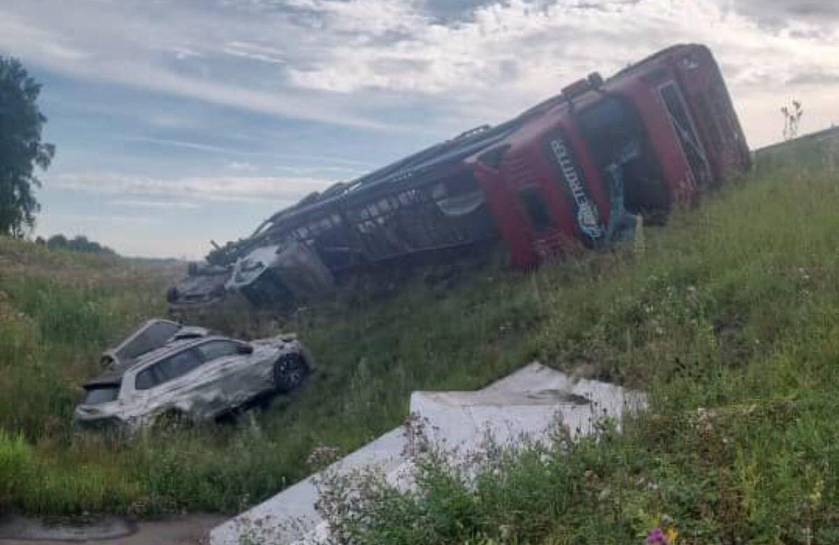 СК «ПАРИ» выплатила более 16 млн. рублей за перевернувшийся автовоз с машинами