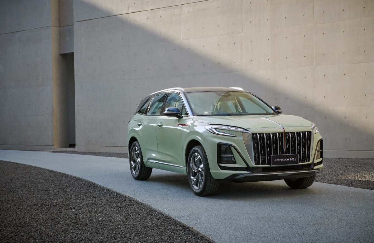 HONGQI становится флагманом премиального сегмента – продажи бренда, представленного в ГК АВТОДОМ, выросли на 35%
