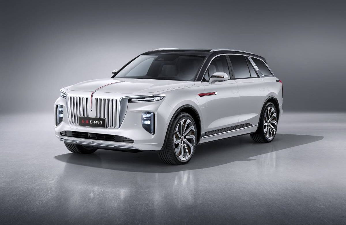 Продажи автомобилей бренда HONGQI, представленного в АВТОДОМ, в феврале выросли на 54%