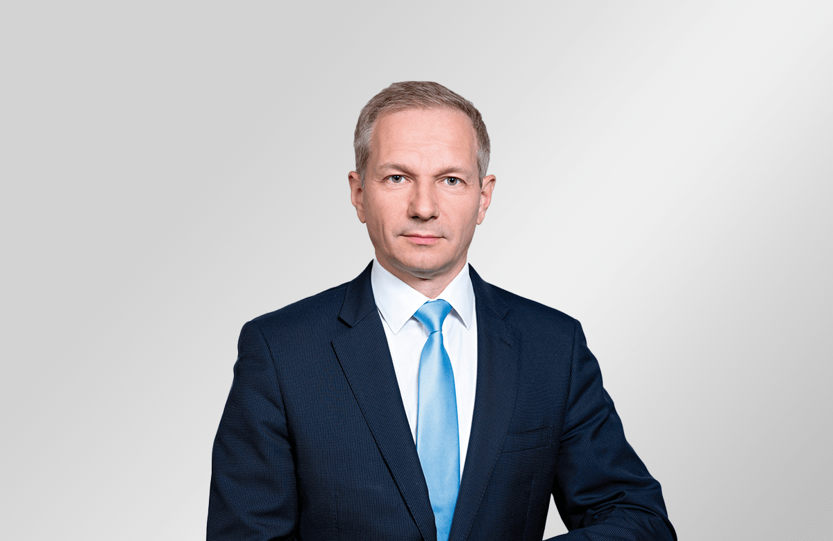 С грамотными легче