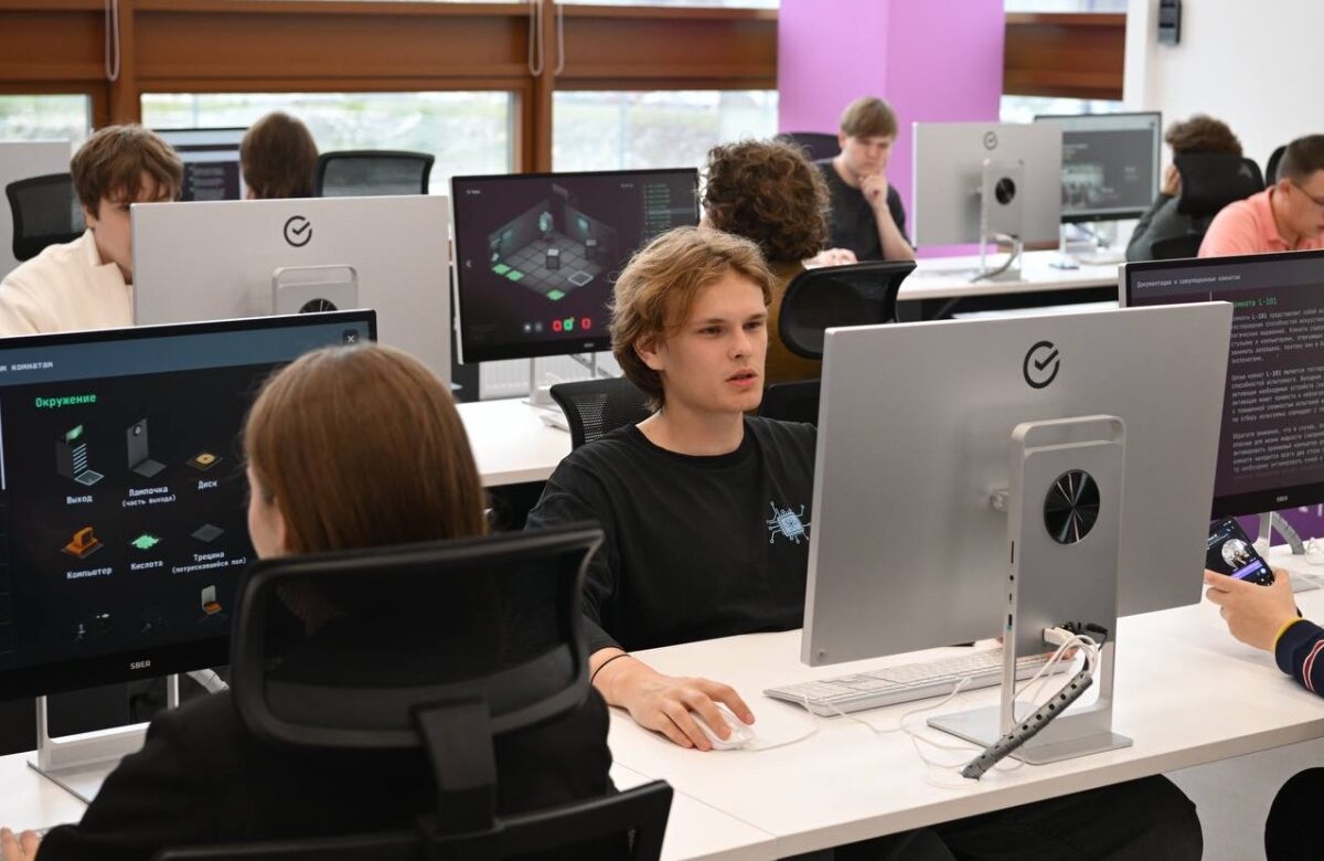От искусственного интеллекта до микроэлектроники: как учатся и работают с технологиями в «Школе 21» в Екатеринбурге