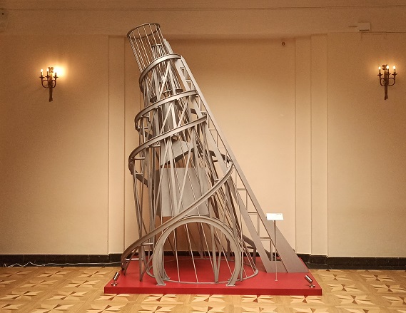 «Росгосстрах» передал в дар Всероссийскому музею декоративного искусства макет башни Татлина